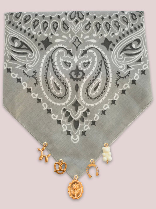BON BON CHARMS BANDANA (GRAY)