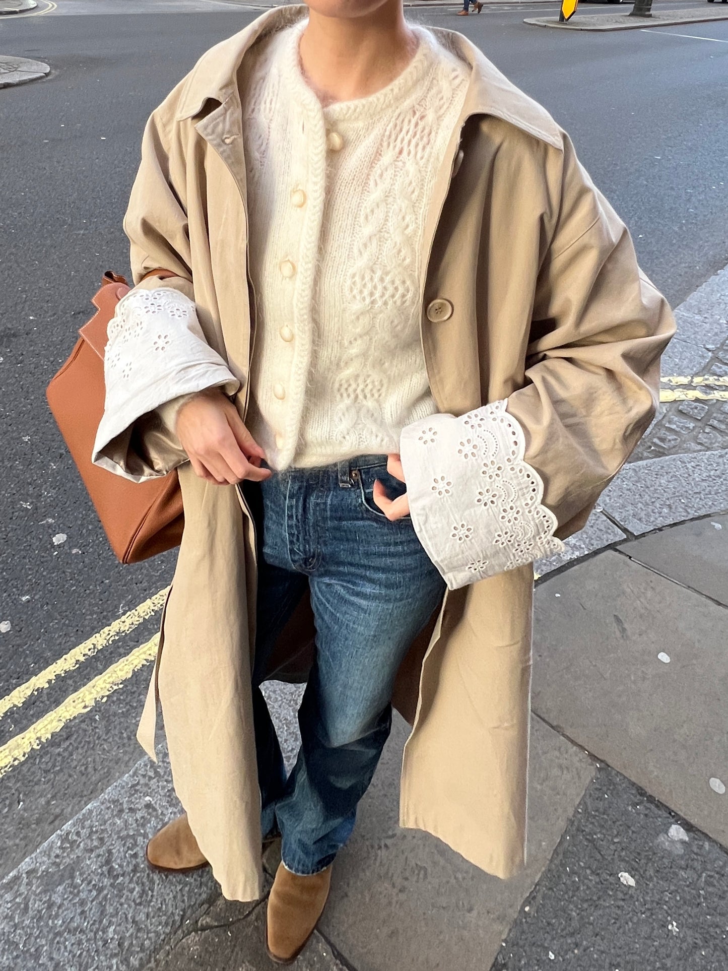 Lace Trench Coat（9月末〜10月上旬にかけて発送開始）