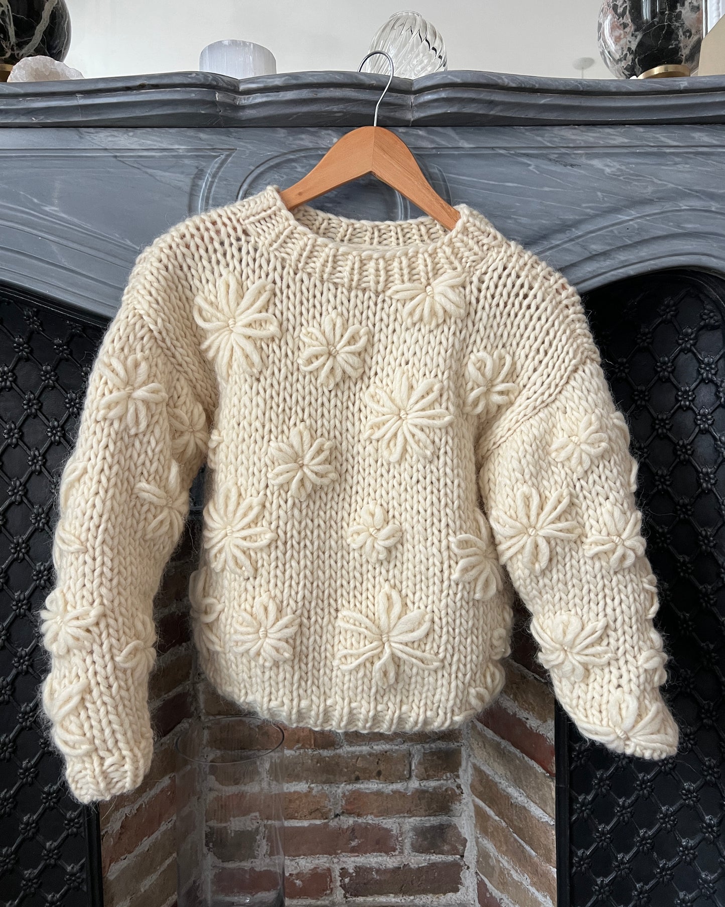 FLOWER SWEATER (納期：1月下旬〜2月上旬にまでに発送開始)