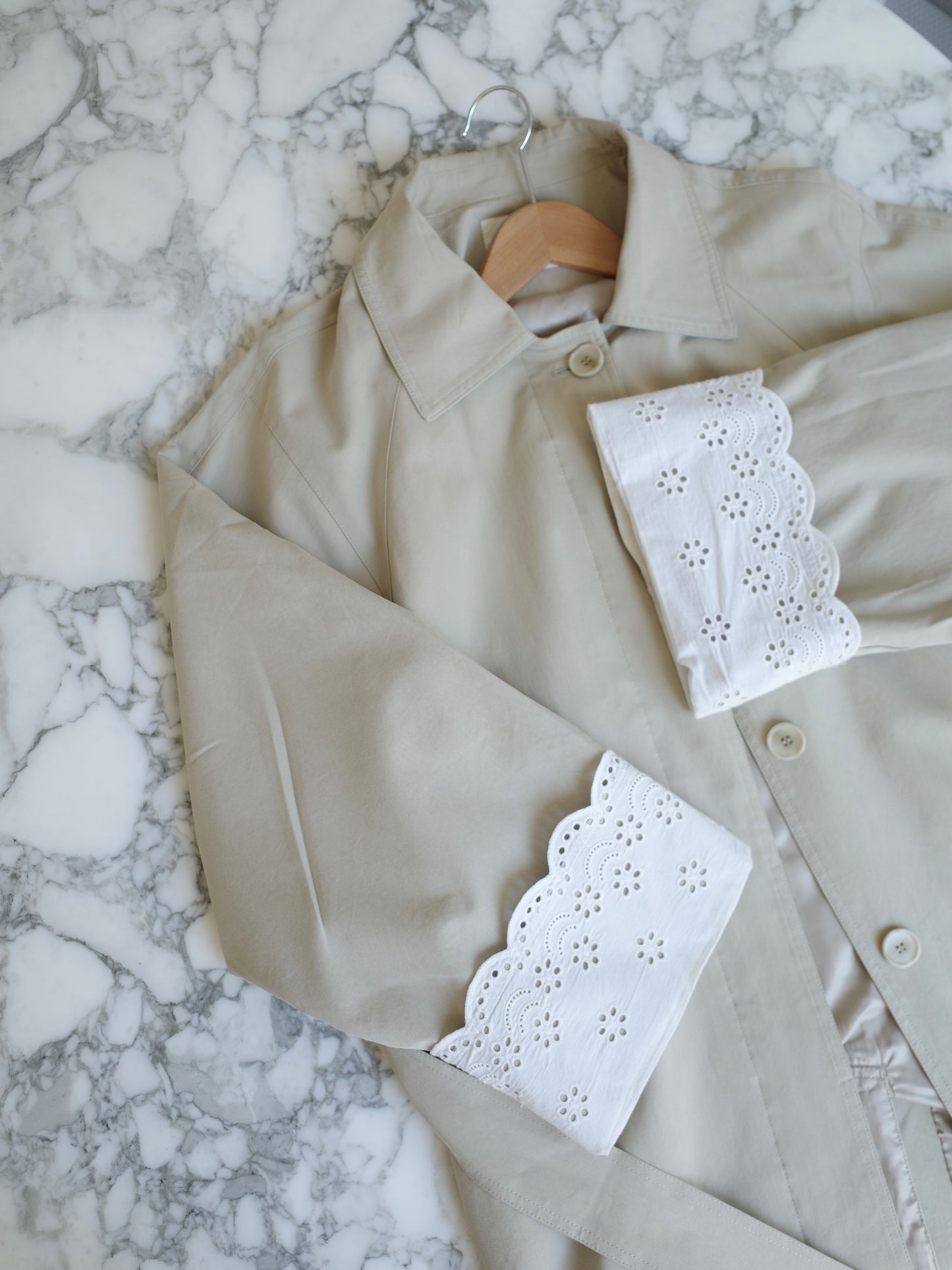 Lace Trench Coat（9月末〜10月上旬にかけて発送開始）