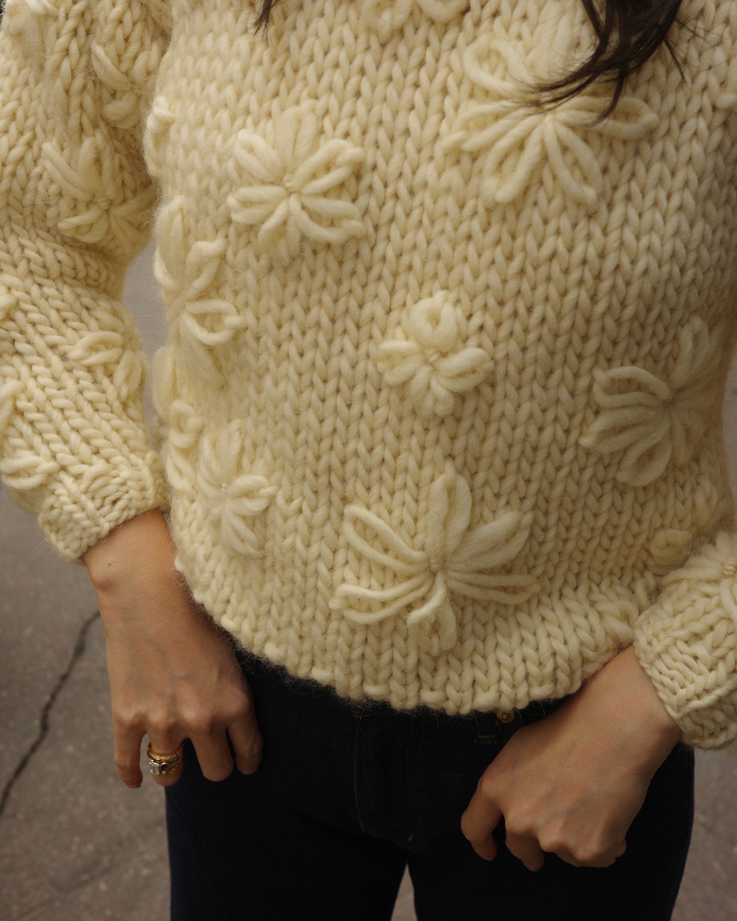 FLOWER SWEATER (納期：1月下旬〜2月上旬にまでに発送開始)