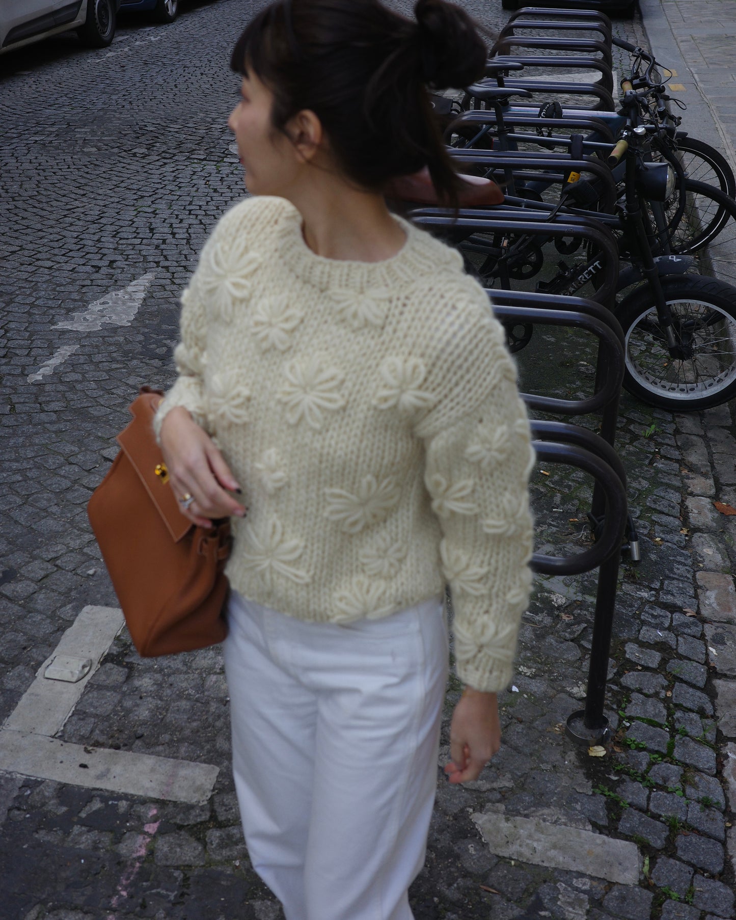 FLOWER SWEATER (納期：1月下旬〜2月上旬にまでに発送開始)